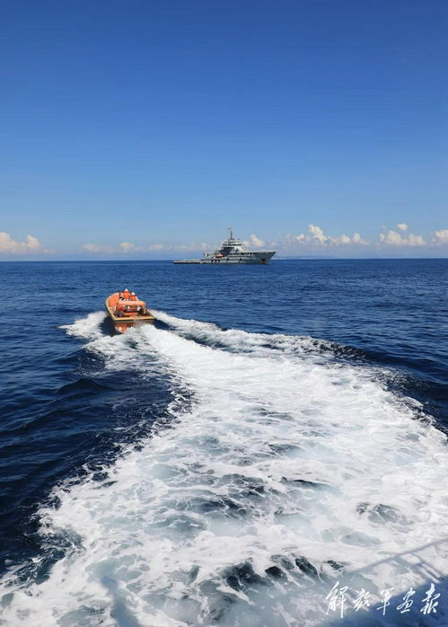 緊急出動！南部戰(zhàn)區(qū)海軍組織海上協(xié)同醫(yī)療救護訓練，直升機與艦艇協(xié)同上演生命接力